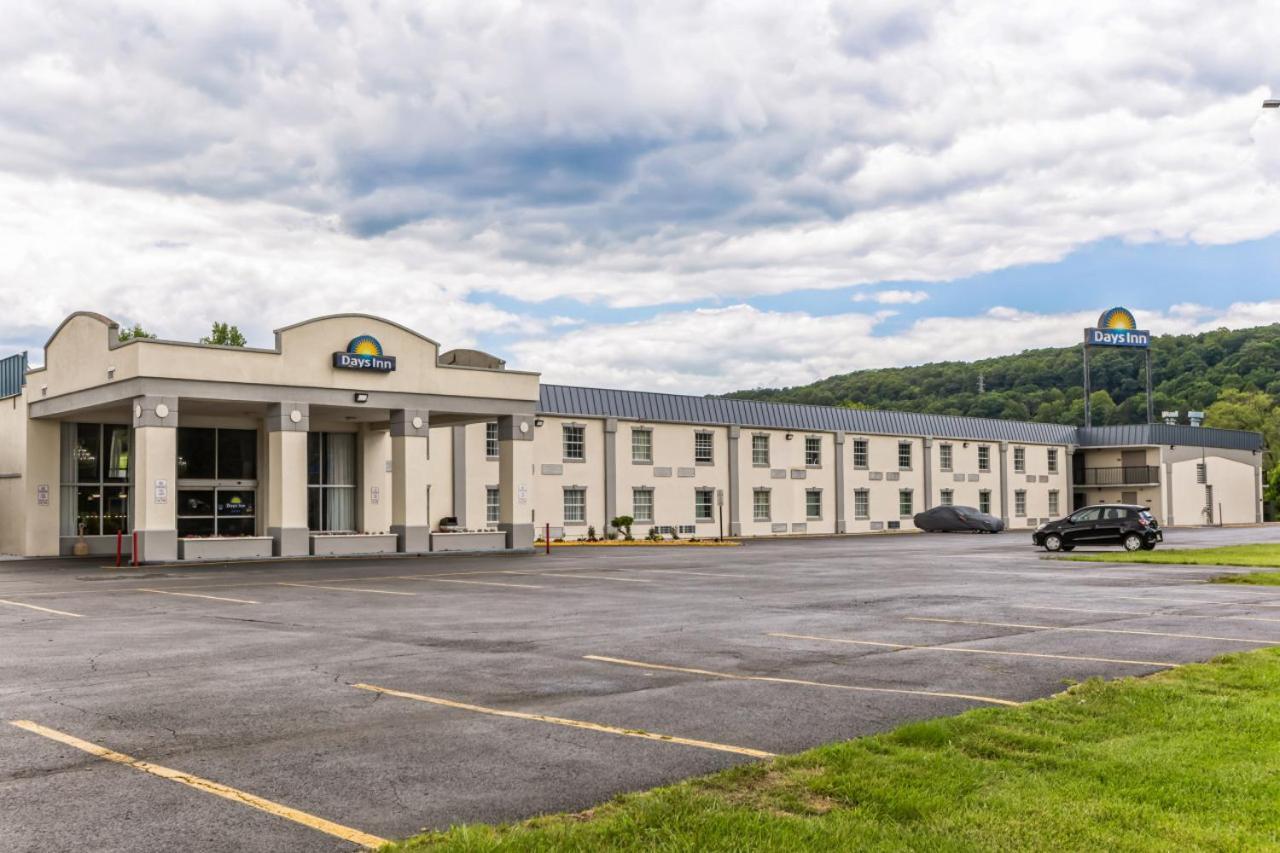 Days Inn I81 Double Bed Room Roanoke Exterior photo